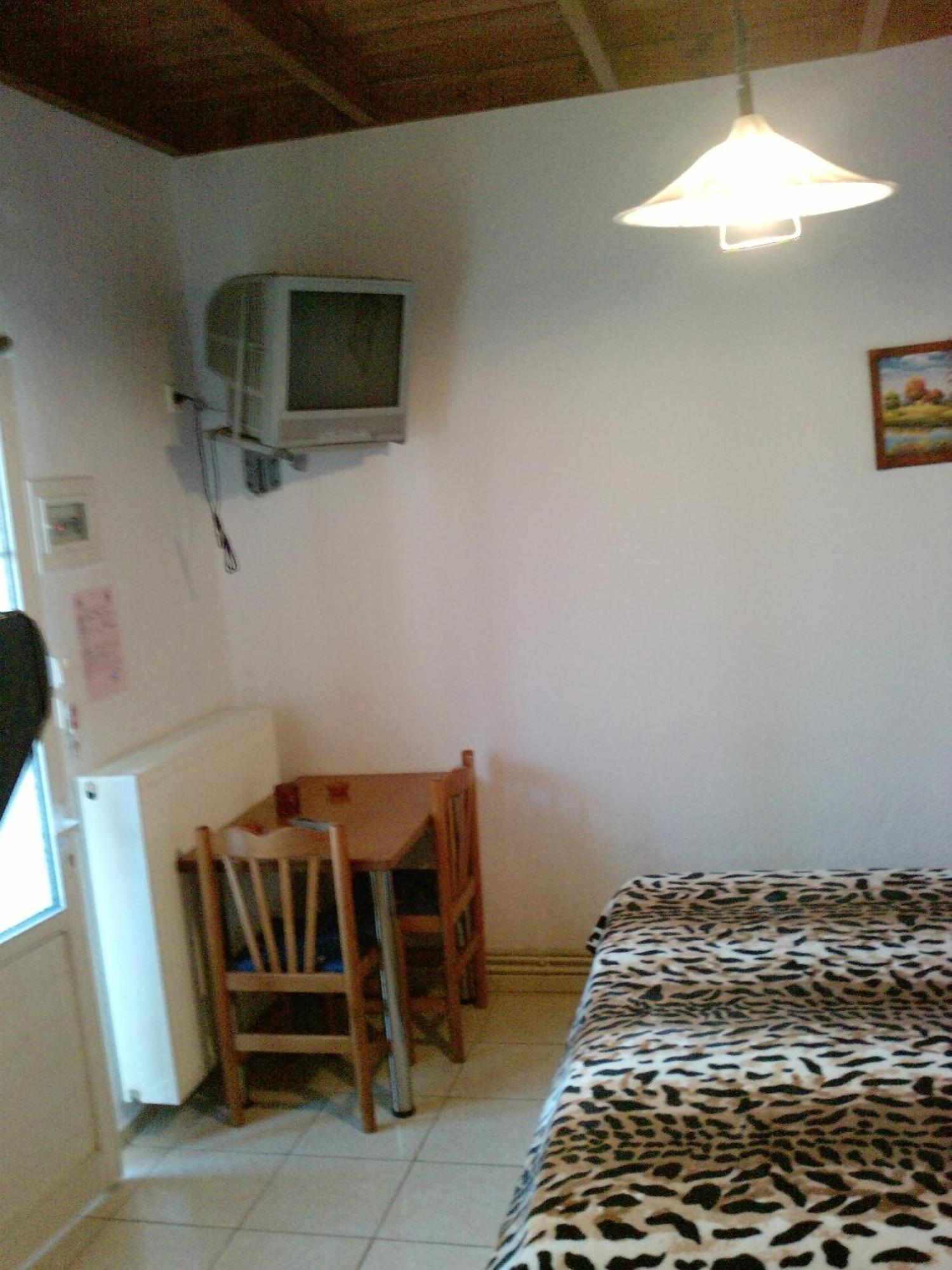 Guesthouse Agnandi Loutraki  Ngoại thất bức ảnh