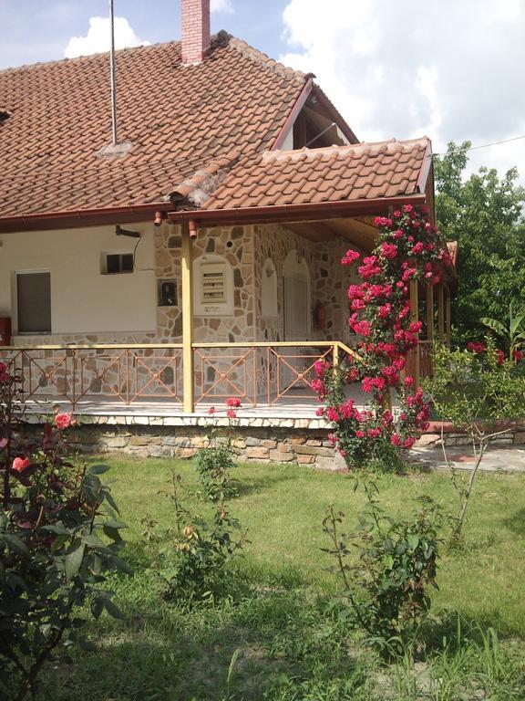 Guesthouse Agnandi Loutraki  Ngoại thất bức ảnh