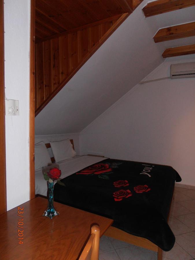Guesthouse Agnandi Loutraki  Ngoại thất bức ảnh